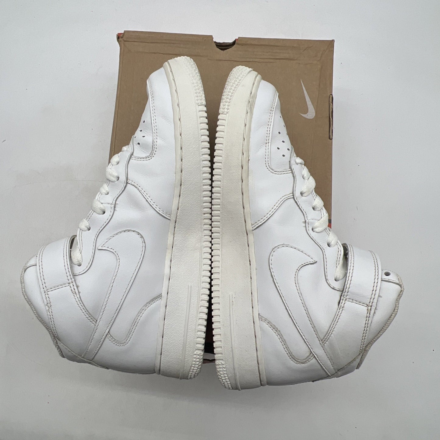 Size 8 - Nike Air Force 1 Mid White (306352-113)