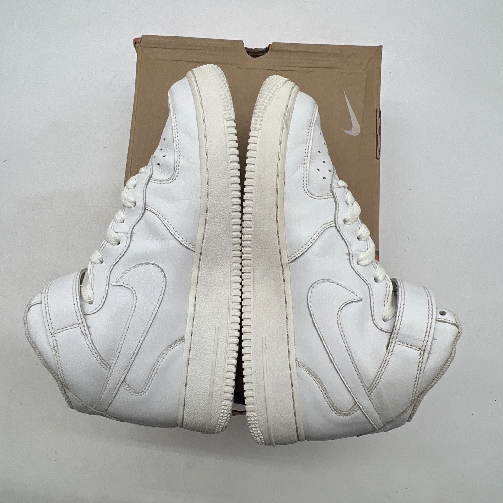 Size 8 - Nike Air Force 1 Mid White (306352-113)