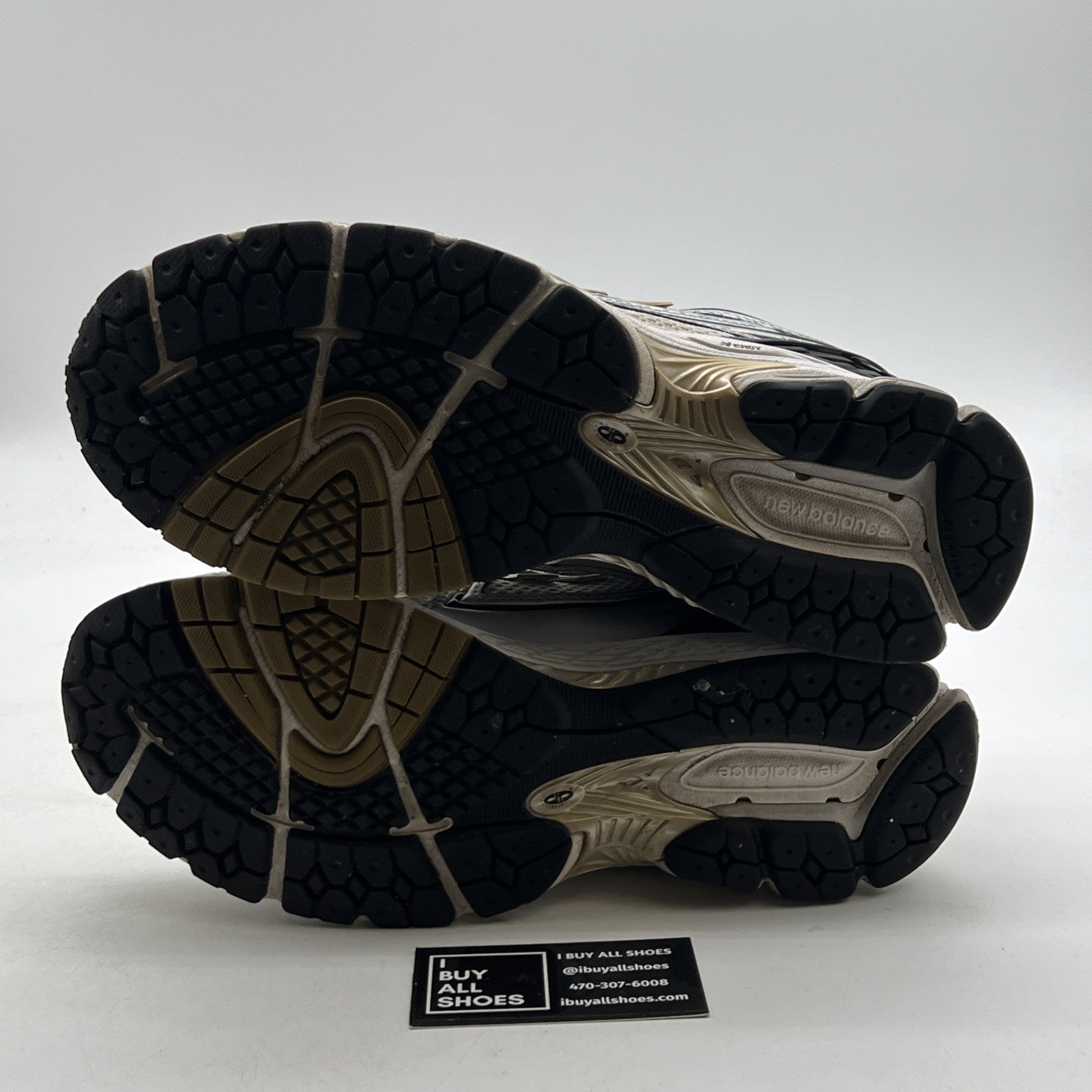 Size 11 - New Balance 1906R Metallic Silver Metallic Gold (M1906RA)