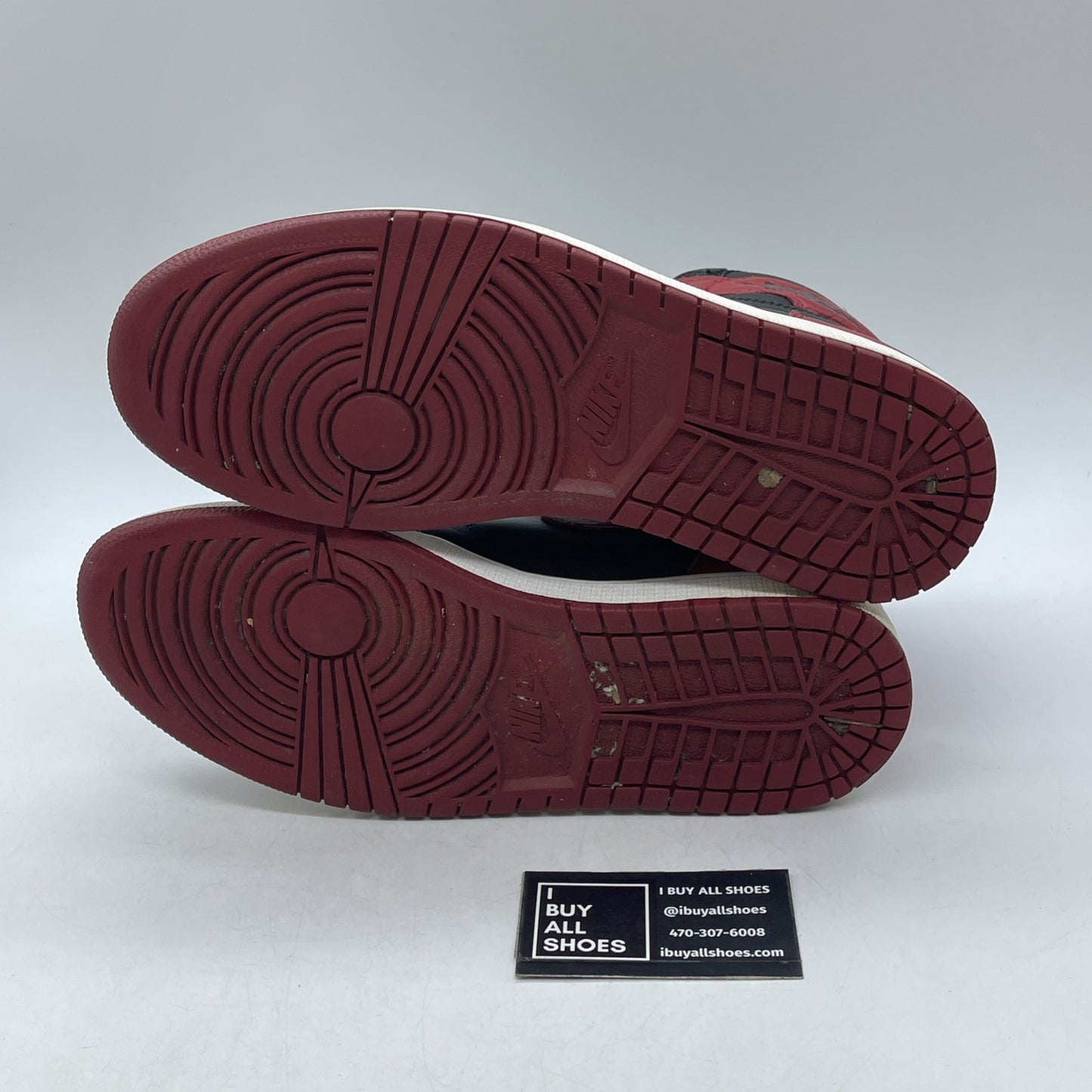 Size 9.5 - Air Jordan 1 Retro OG High Banned Bred (555088-001)