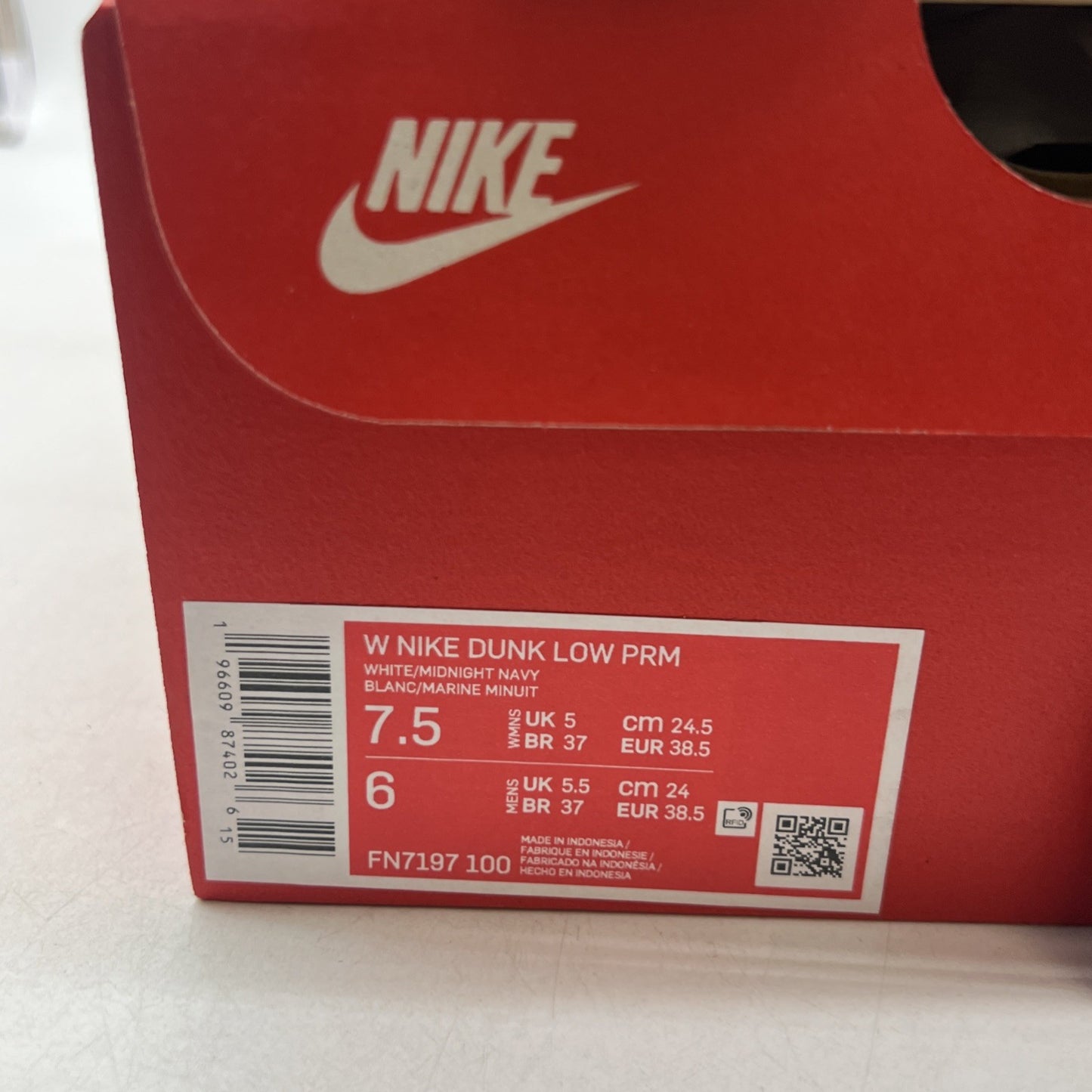 Size 7.5 - Nike Dunk Premium Low Vintage Navy W (FN7197-100)