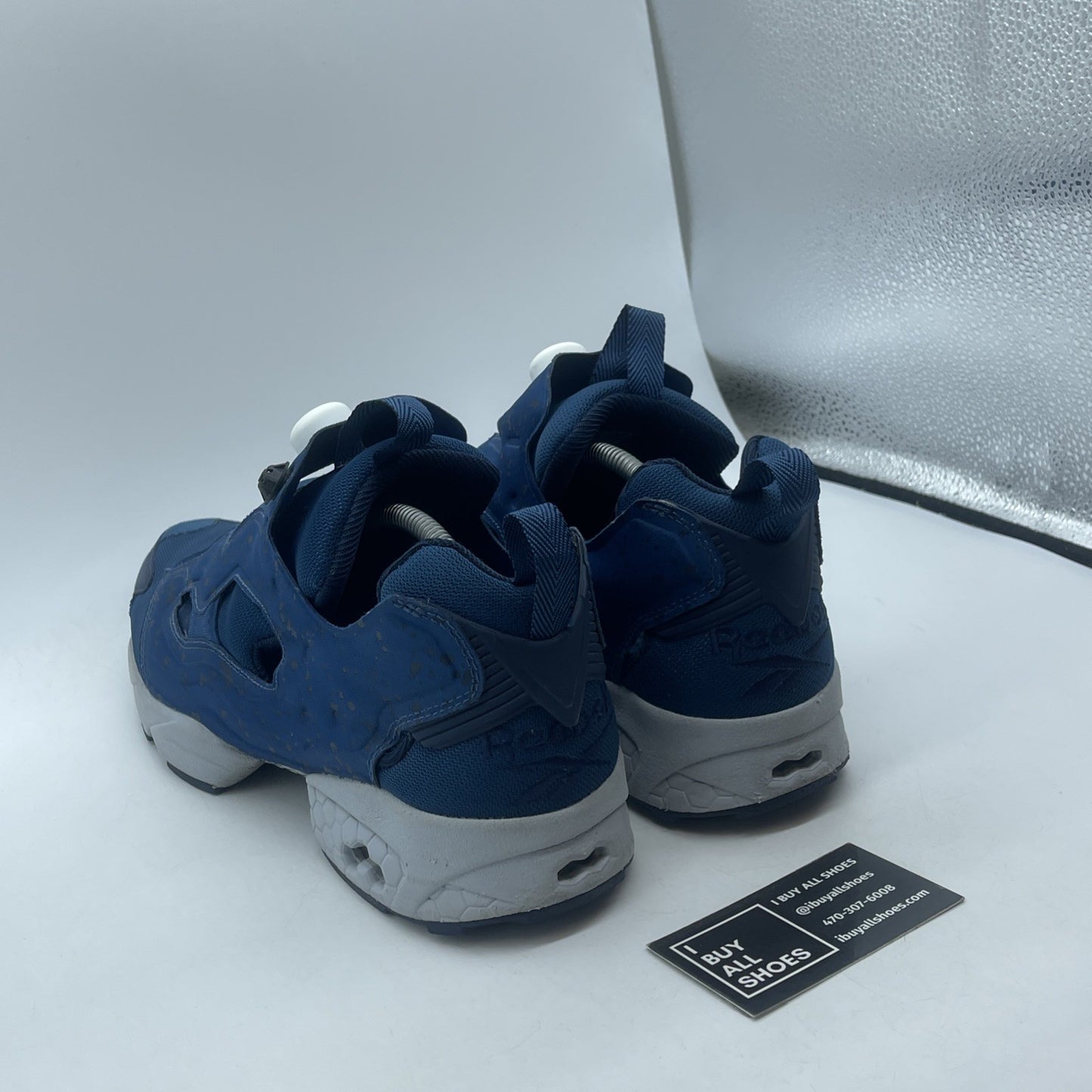 Size 11.5 - Reebok Low-Cut Sneakers Nvy Blue Grey Suede (V65752)