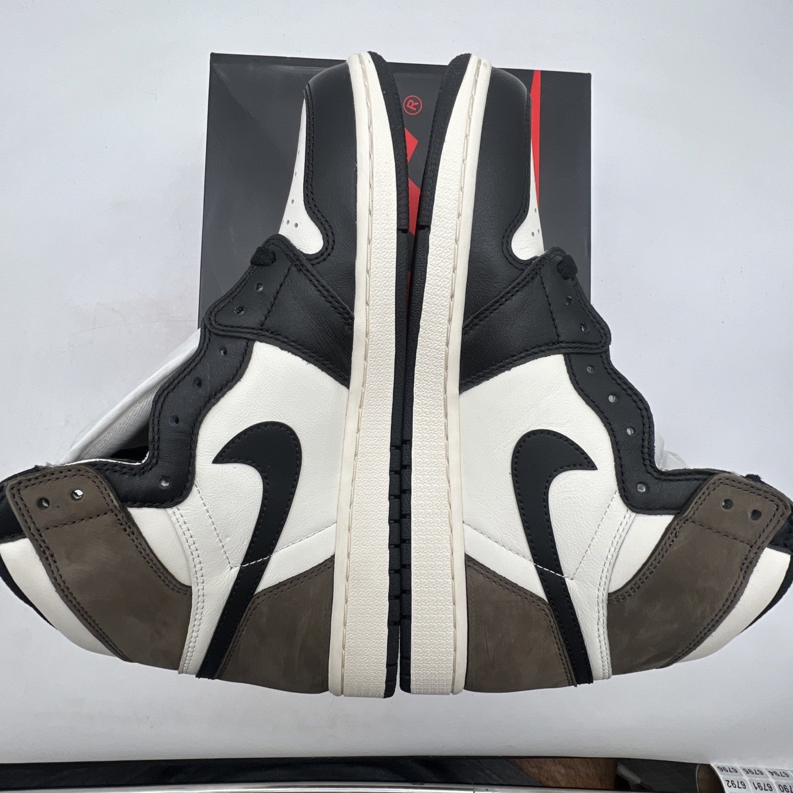 Size 10.5 - Air Jordan 1 Retro OG High Dark Mocha (555088-108)