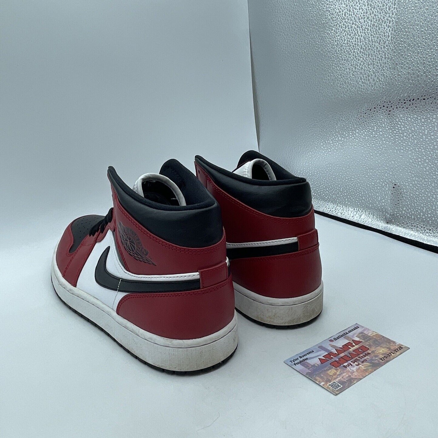 Size 9.5 - Jordan 1 Mid Chicago Black Toe 2020 Red White Leather (554724-069)