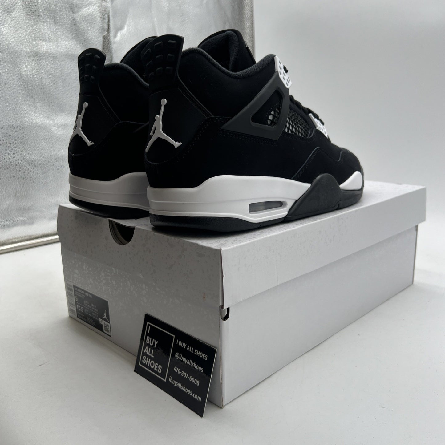 Size 9 - Air Jordan 4 Retro White Thunder (FQ8138-001)