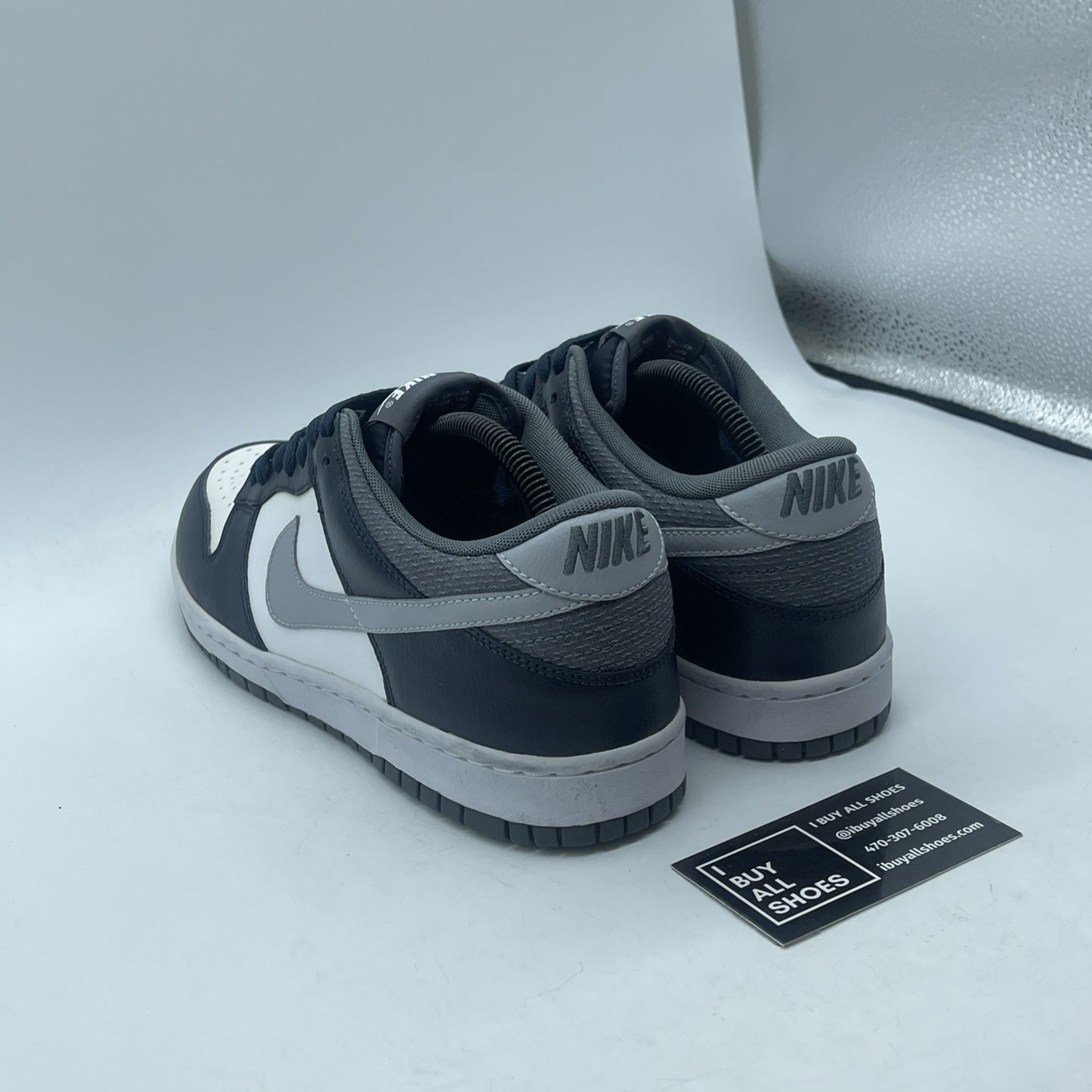 Size 9 - Nike Dunk Low Wolf Grey Light Obsidian Georgetown Youth W (318019-112)