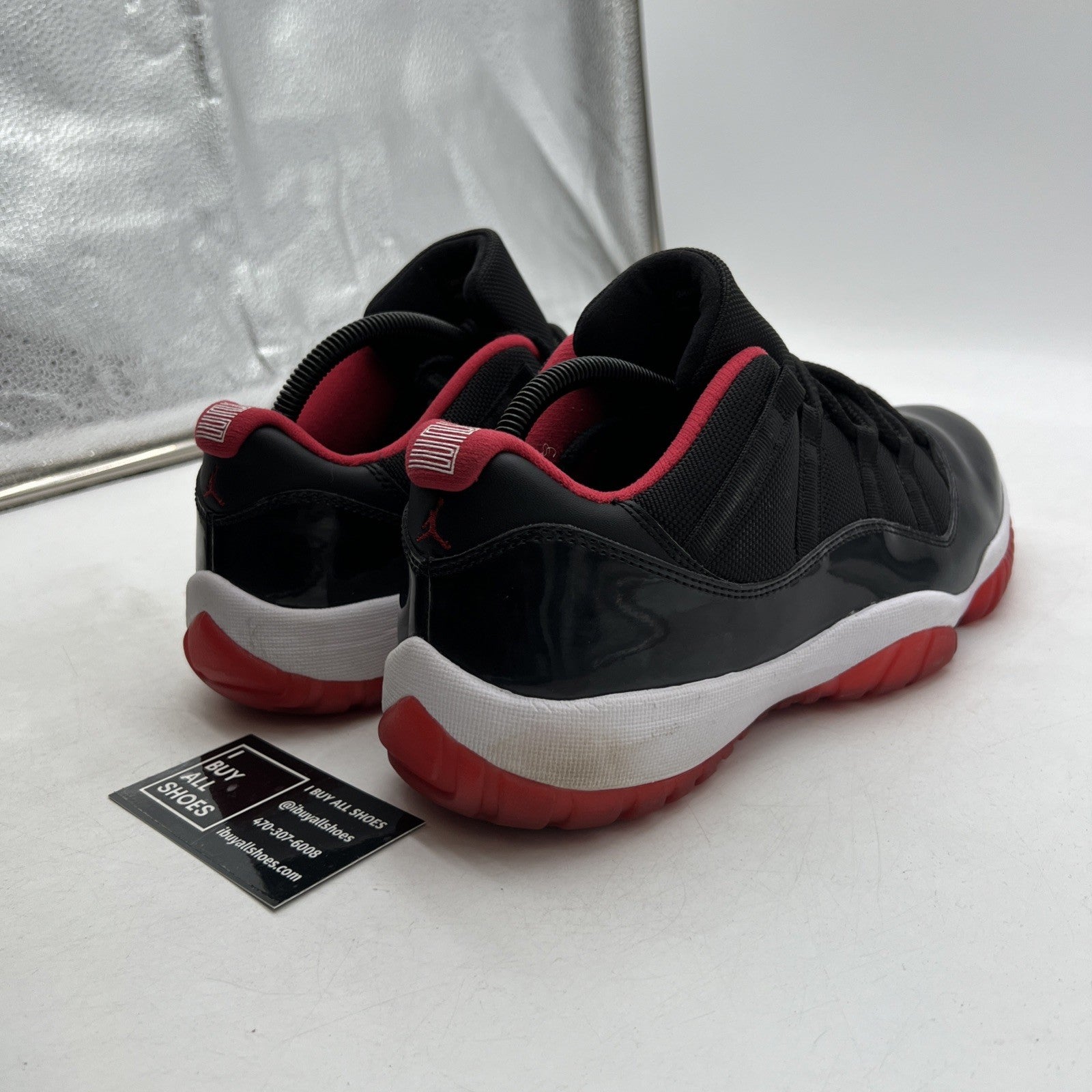 Size 10.5 - Air Jordan 11 Retro 2015 Low Bred (528895-012)