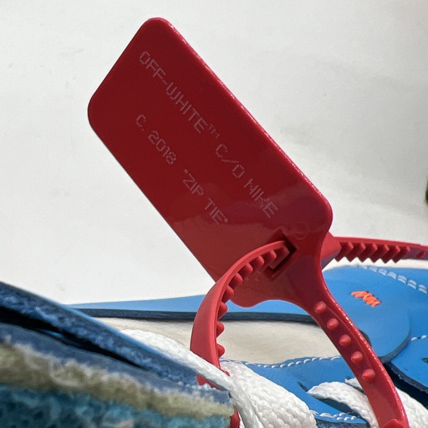 Size 11.5 - Air Jordan 1 Retro OG x Off-White High UNC (AQ0818-148)