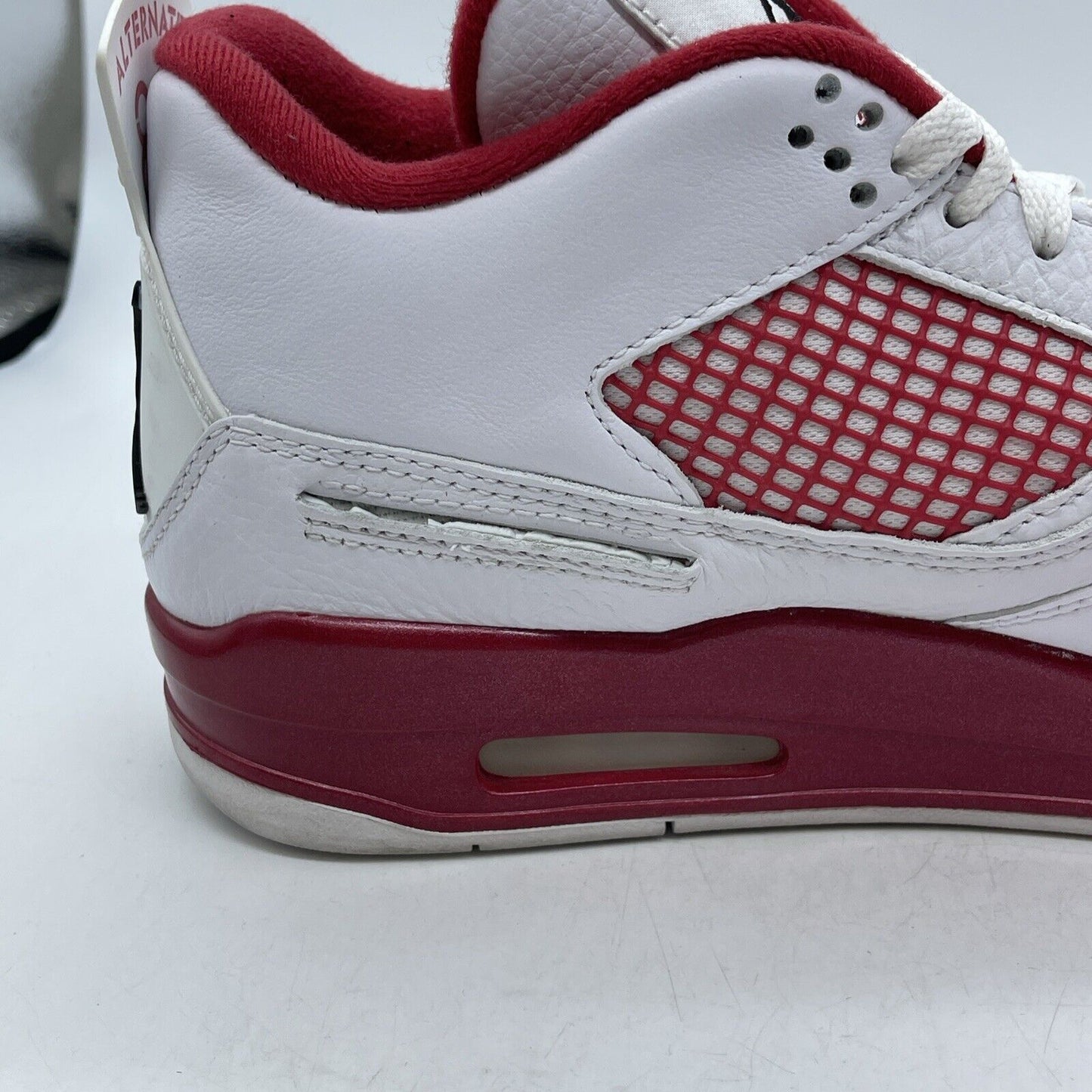 Size 10 - Jordan 4 Retro alternate 89 2016 White Red Leather (308497-106)