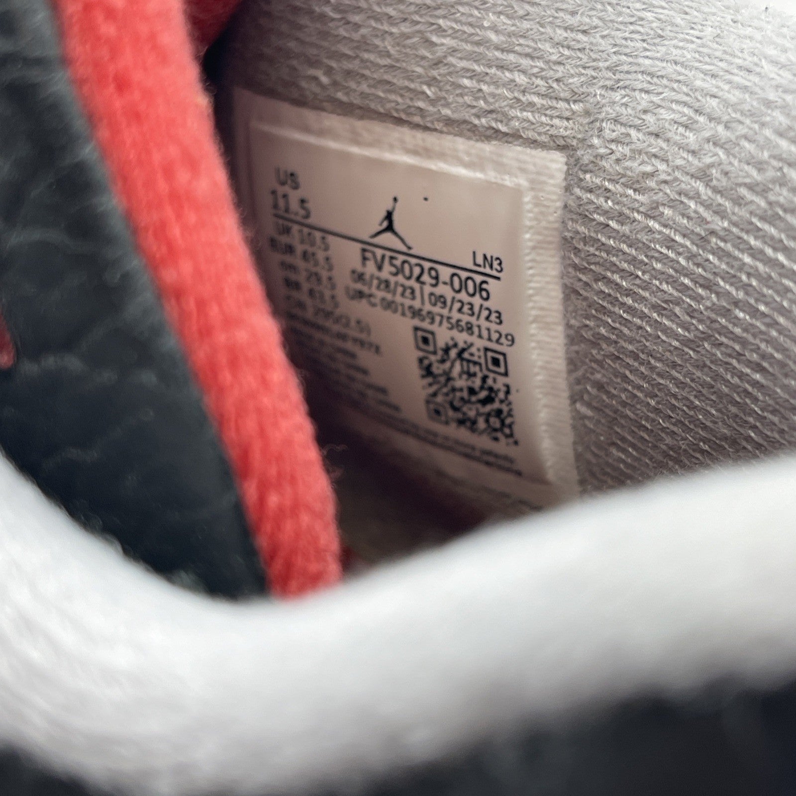 Size 11.5 - Air Jordan 4 Retro Bred Reimagined (FV5029-006)