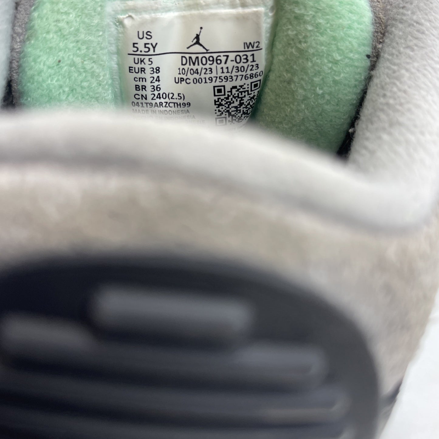 Size 5.5Y - Air Jordan 3 Retro Green Glow (DM0967-031)