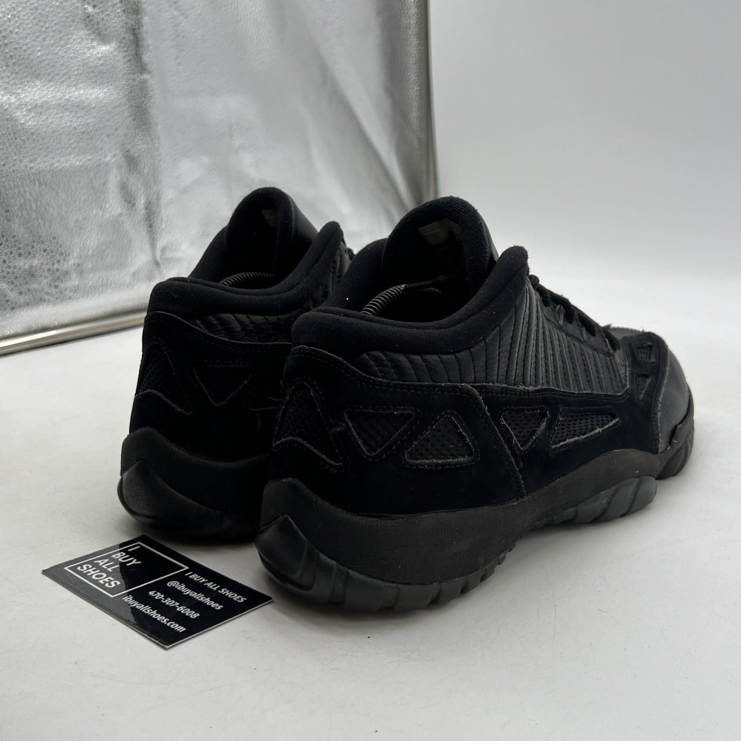 Size 10.5 - Air Jordan 11 IE Low Referee (306008-003)