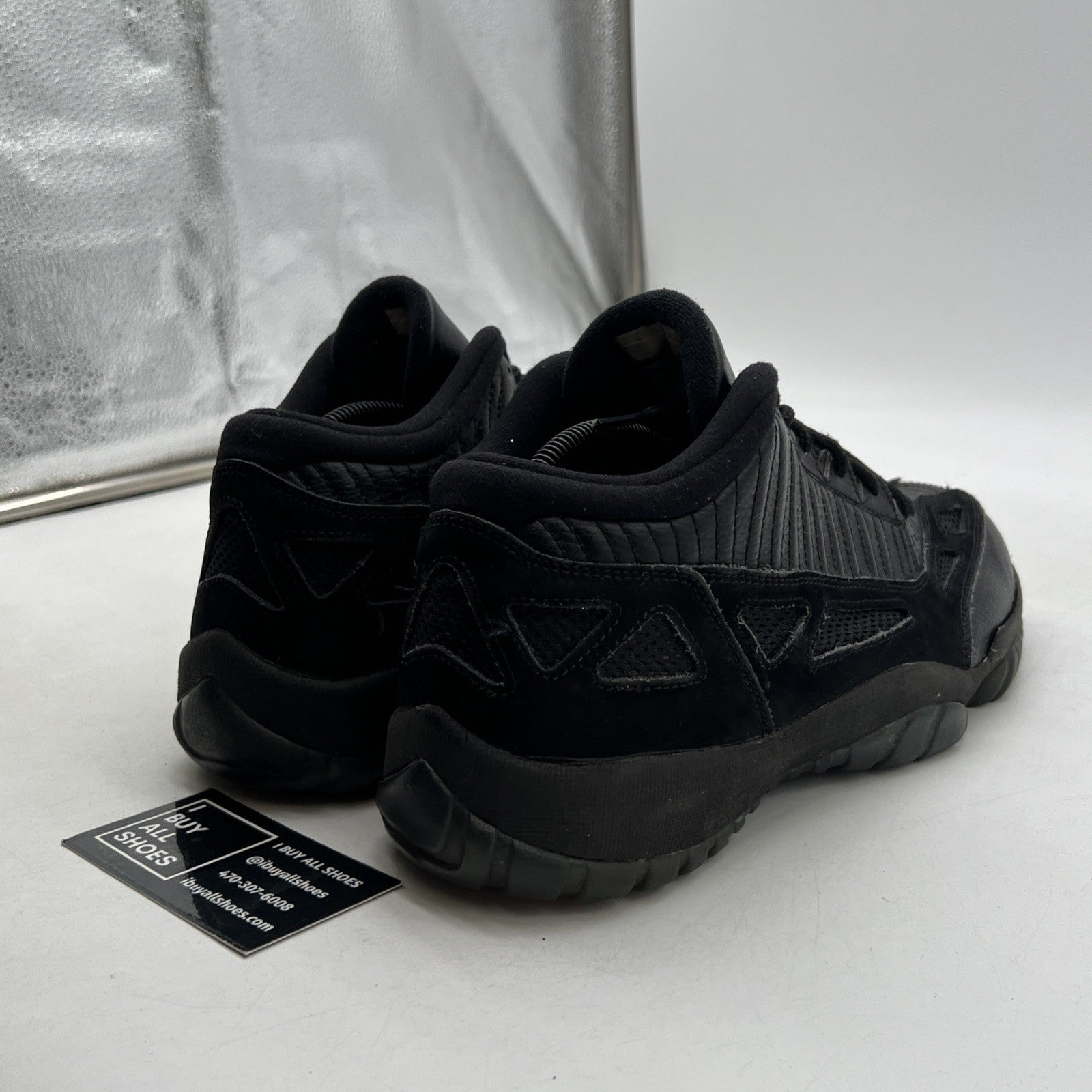 Size 10.5 - Air Jordan 11 IE Low Referee (306008-003)