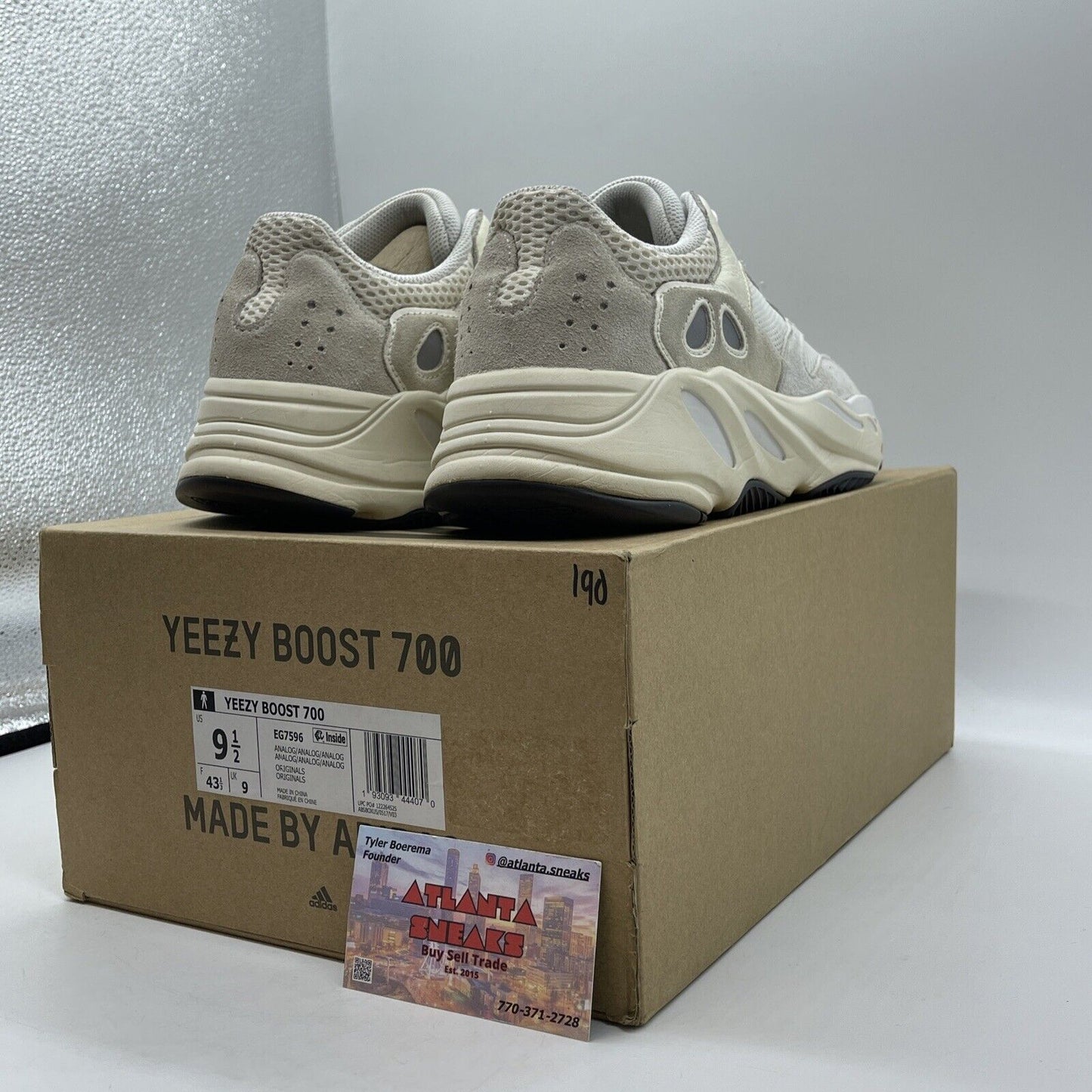 Size 9.5 - adidas Yeezy Boost 700 Low Analog (EG7596)