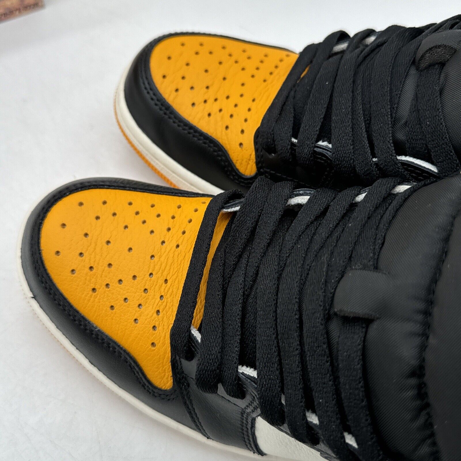 Jordan 1 Retro High OG 'Yellow Toe' Size 8 555088-711 Leather Yellow Toe