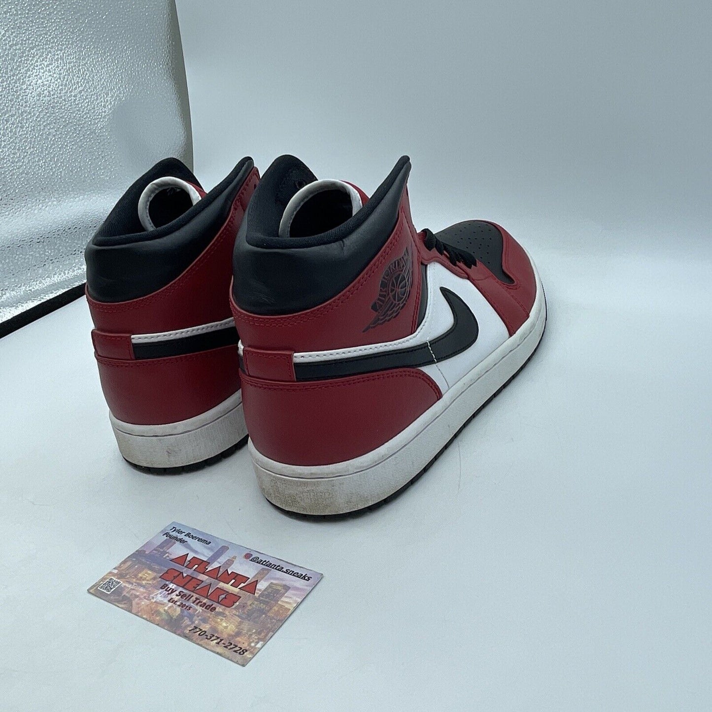 Size 9.5 - Jordan 1 Mid Chicago Black Toe 2020 Red White Leather (554724-069)