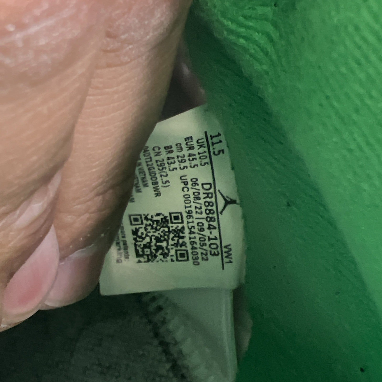 Size 11.5 - Air Jordan 2 Retro Lucky Green (DR8884-103)