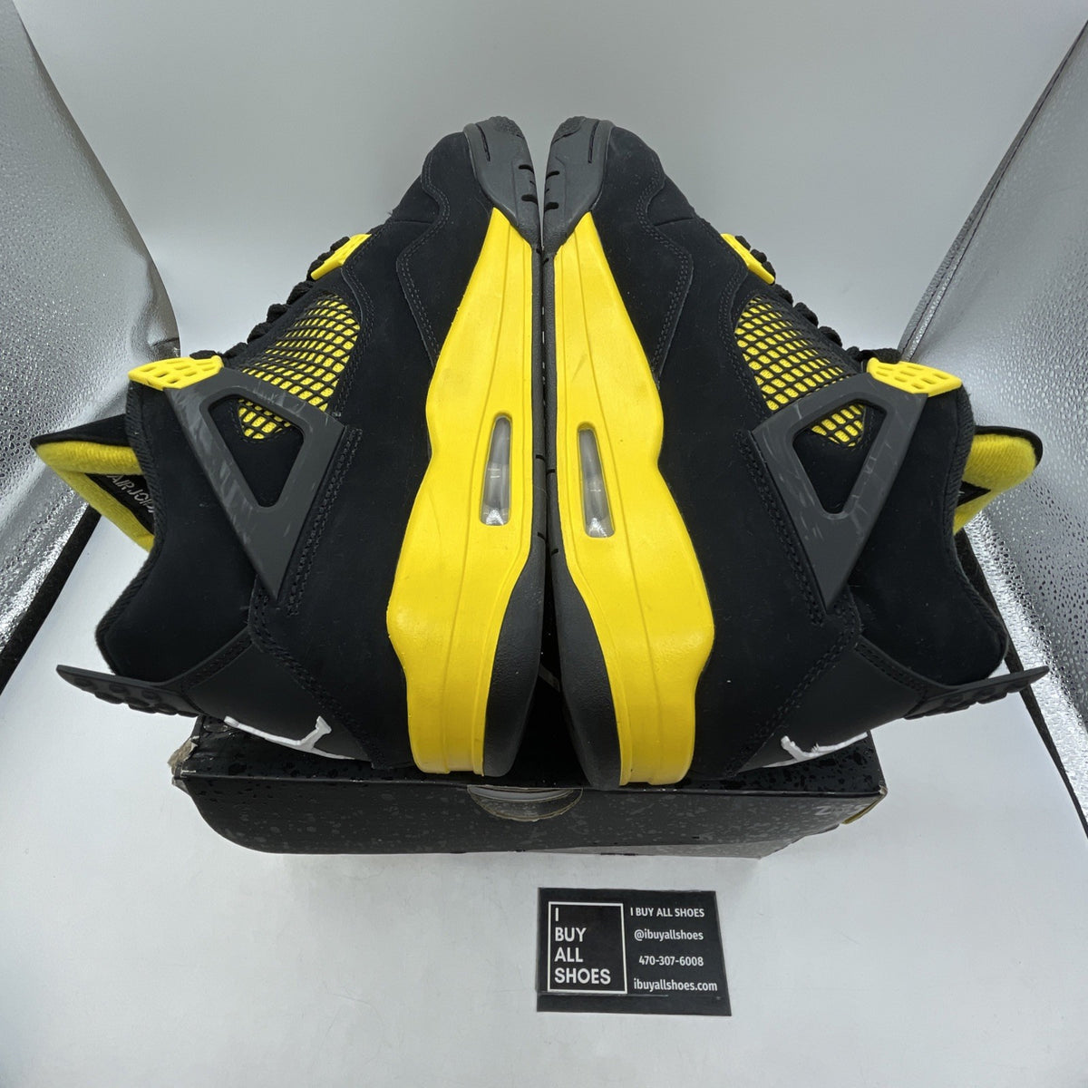 Size 11 - Air Jordan 4 Retro Mid Thunder (DH6926-017)