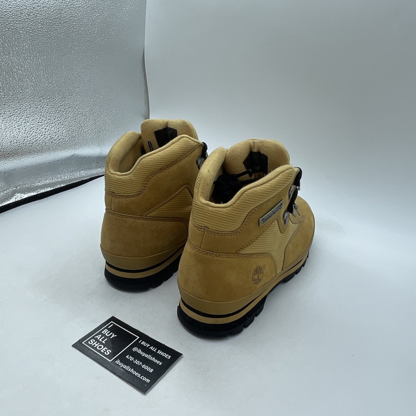 Size 9W - WOMEN'S TIMBERLAND HIKING BOOTS (86044-0959)