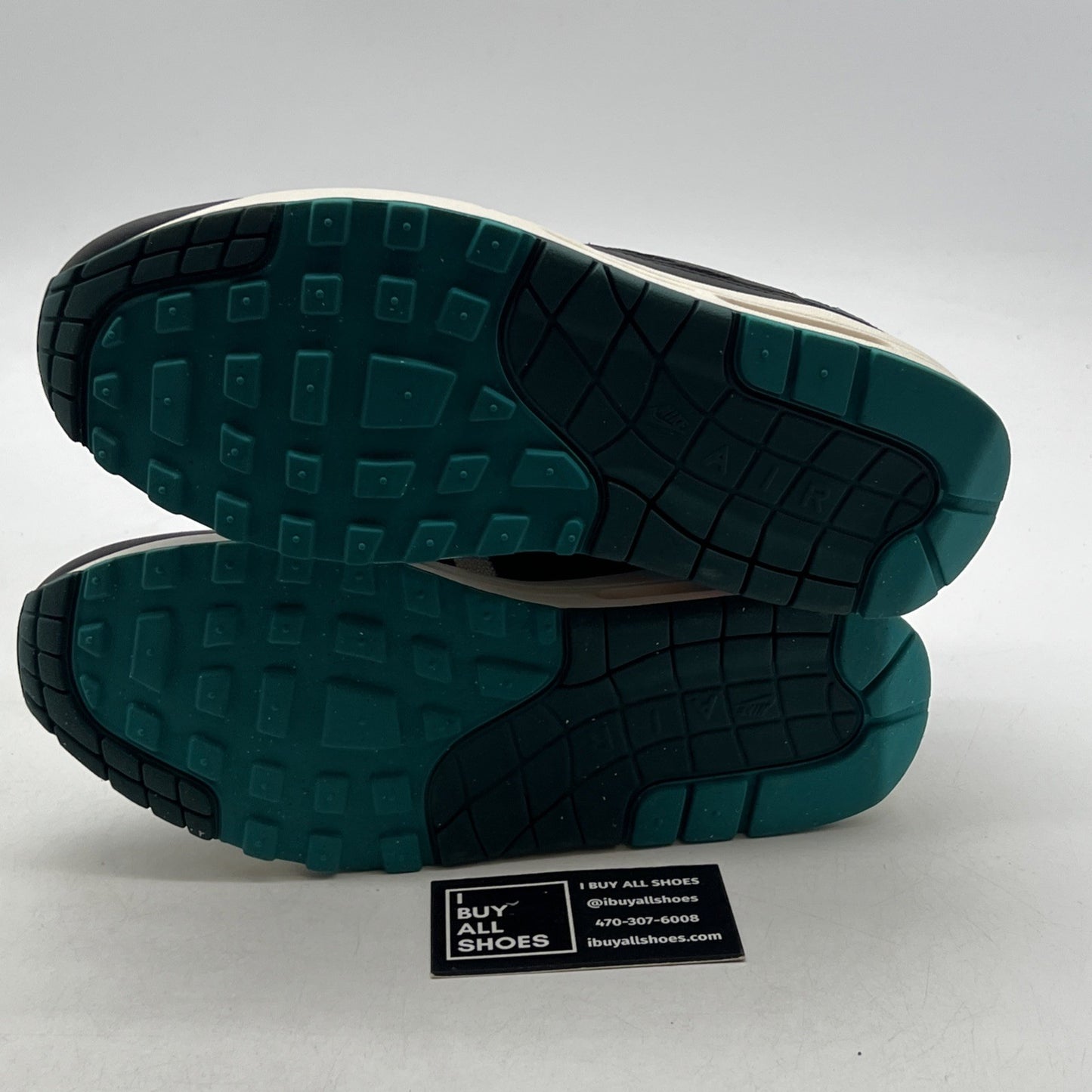 Size 8.5 - Nike LeBron James x Liverpool F.C. x Air Max 1 Third Kit (FB8914-100)