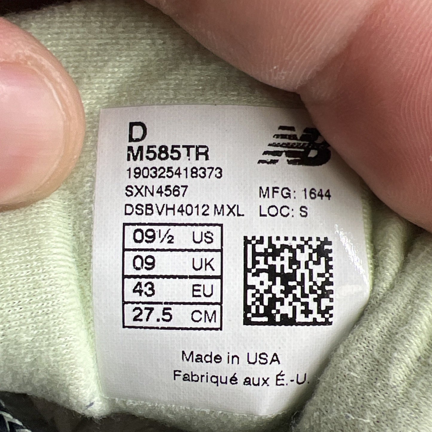 Size 9.5 - New Balance 585 Gray - (M585TR)