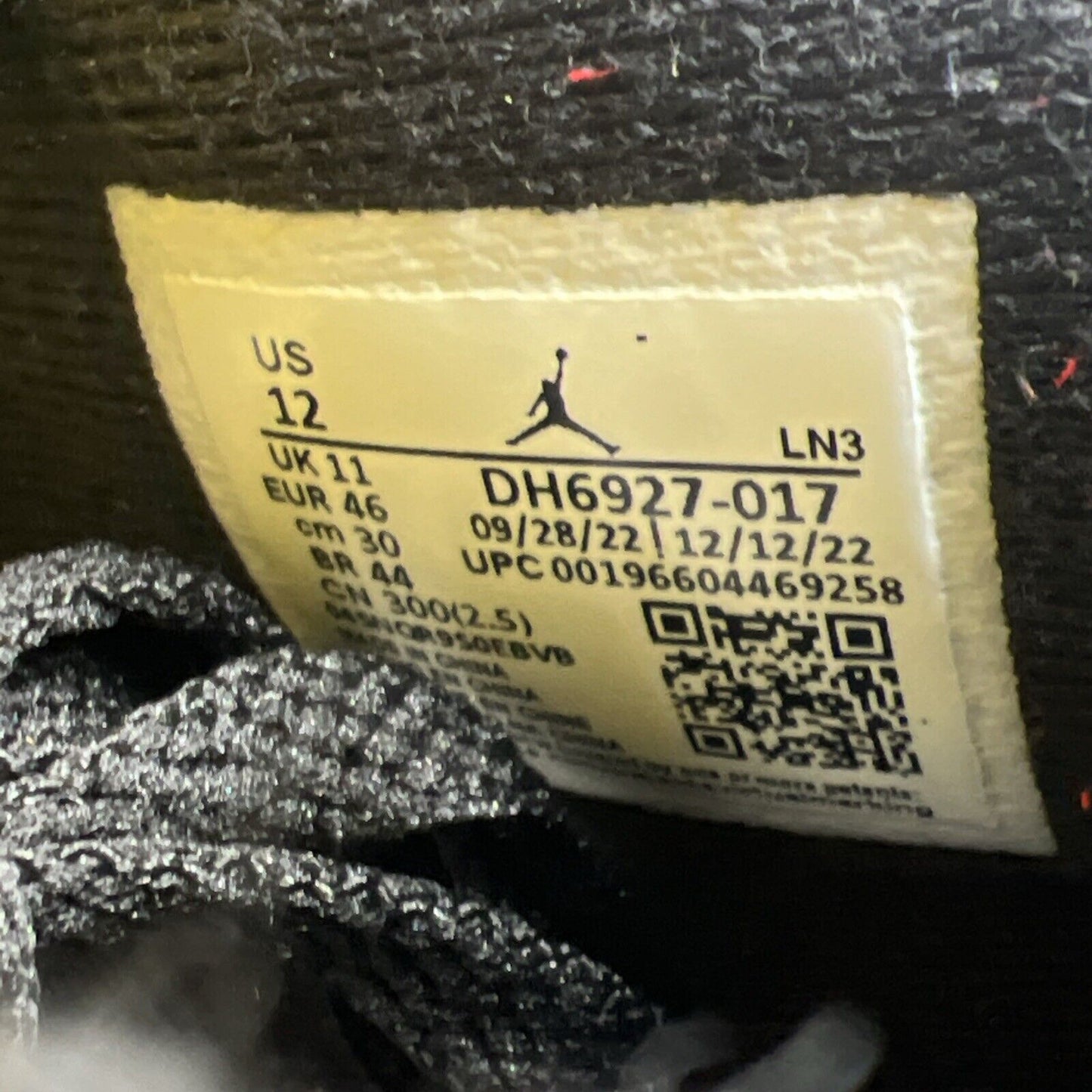 Size 12 - Air Jordan 4 Retro Mid Thunder (DH6927-017)