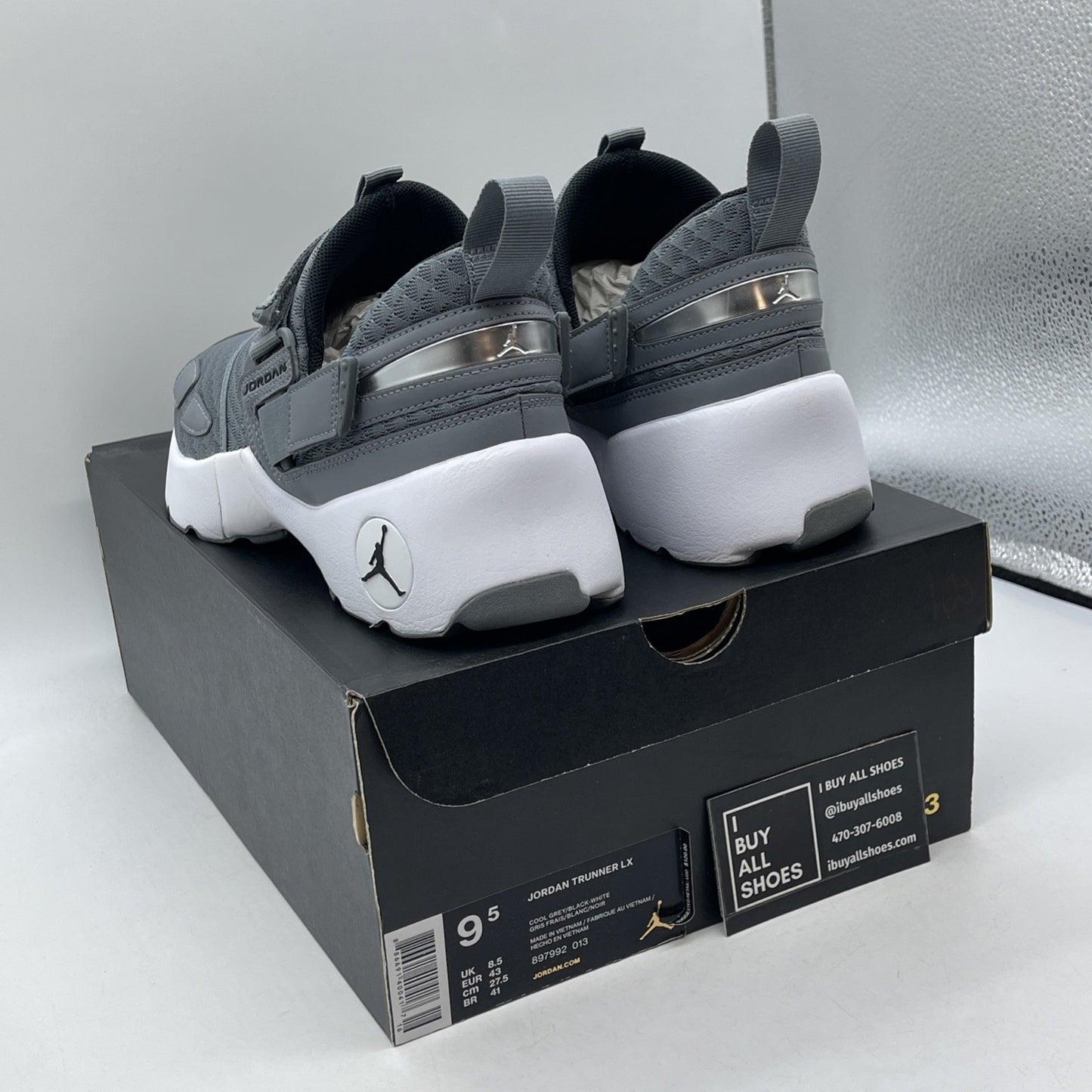 Size 9.5 - Jordan Trunner LX Cool Grey White Suede Leather (897992-013)