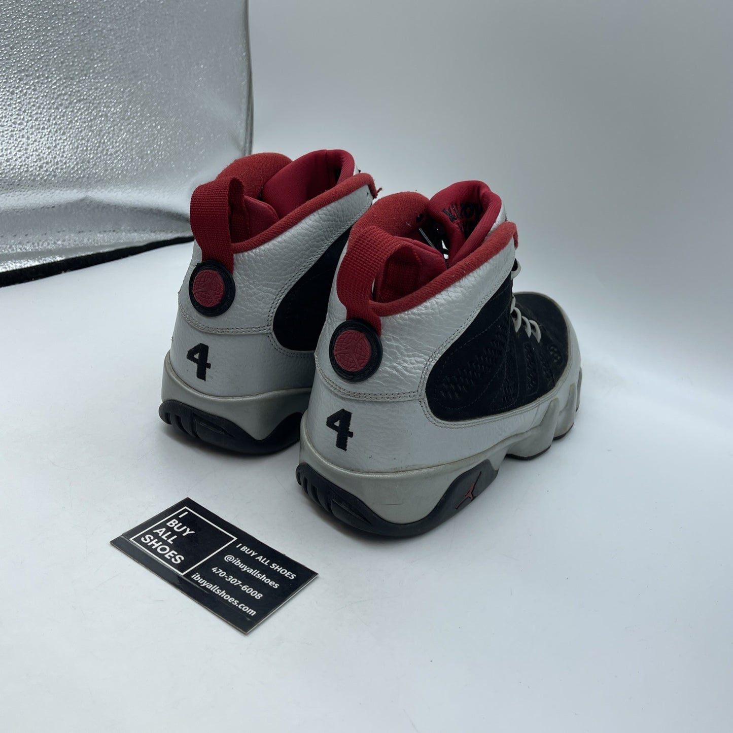 Size 10.5 - Air Jordan 9 Retro Johnny Kilroy (302370-012)