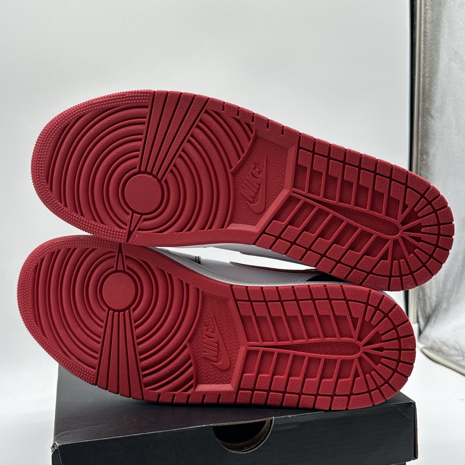 Size 10.5 - Jordan 1 Mid Metallic Red Gym Red Black Suede Leather Mid Blanc OG