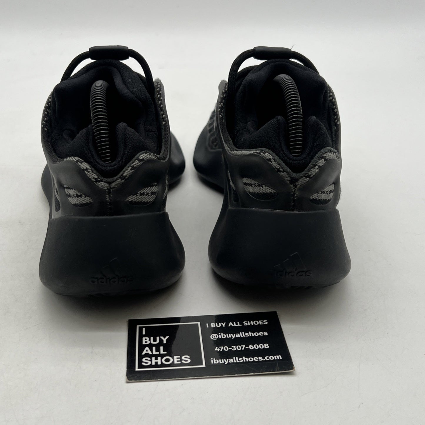 Size 8 - adidas Yeezy 700 V3 Dark Glow (GX6144)