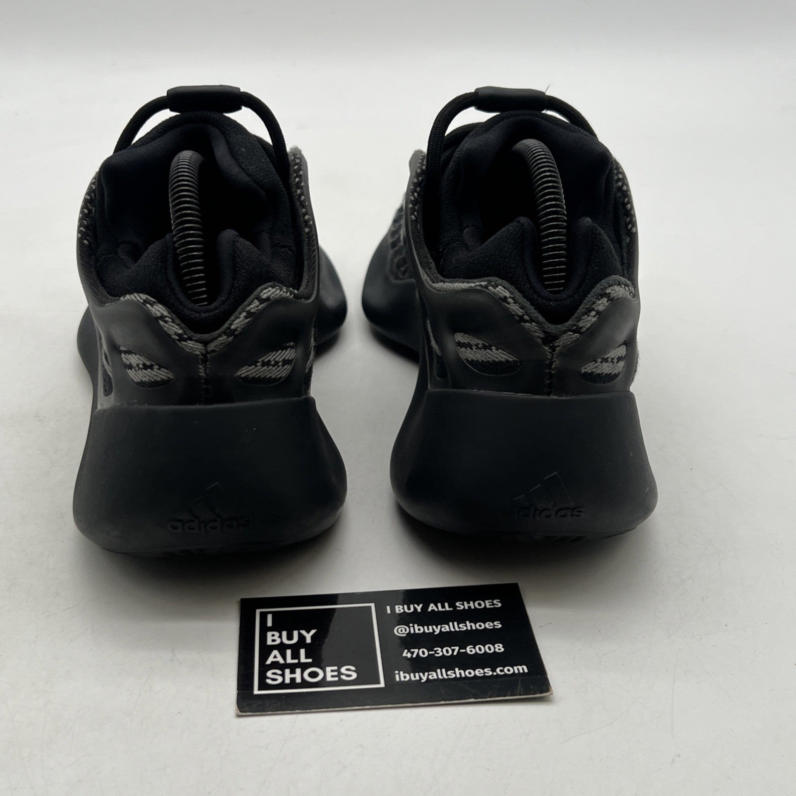 Size 8 - adidas Yeezy 700 V3 Dark Glow (GX6144)