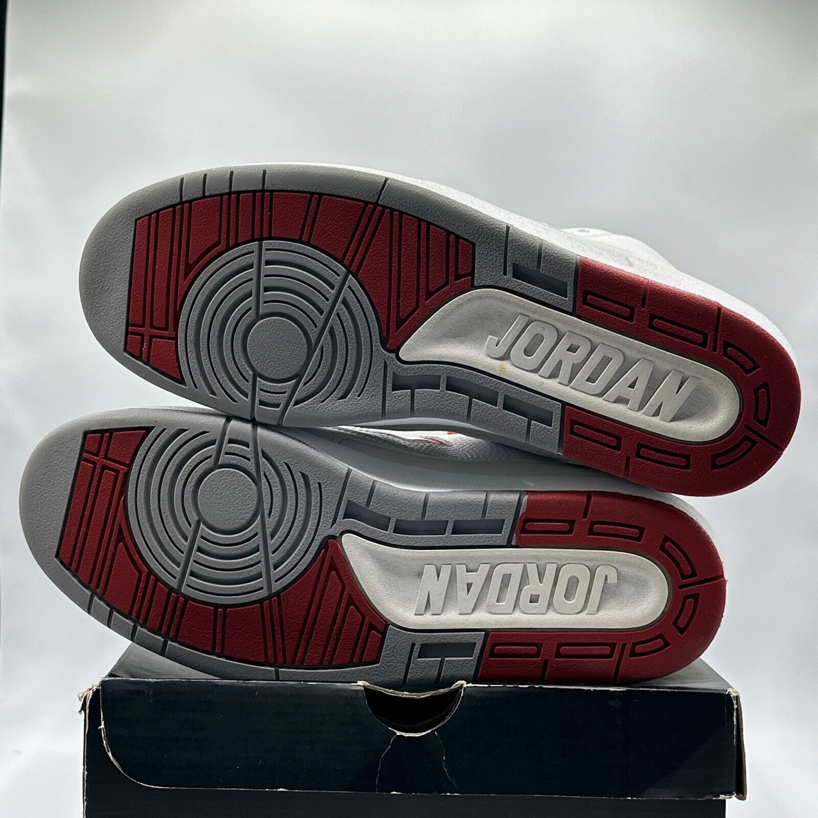 Size 10.5 - Jordan 2 Retro Chicago Home 2014