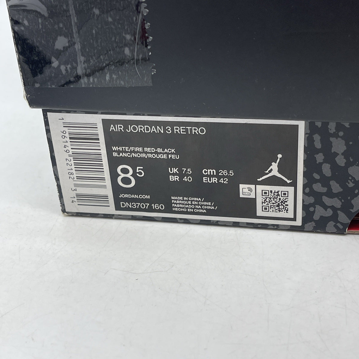 Size 8.5 - Air Jordan 3 Retro Mid Fire Red (DN3707-160)
