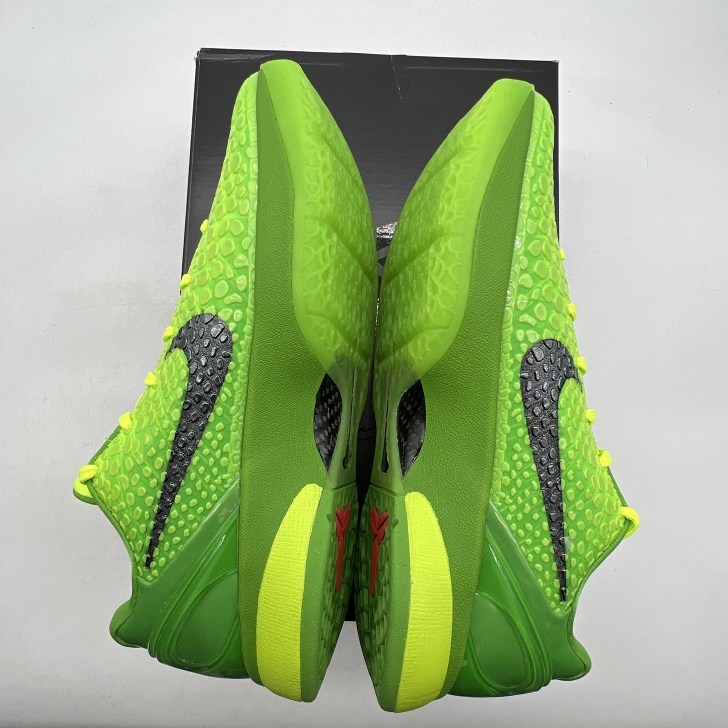 Size 10.5 - Nike Zoom Kobe 6 Protro Low Grinch (CW2190-300)