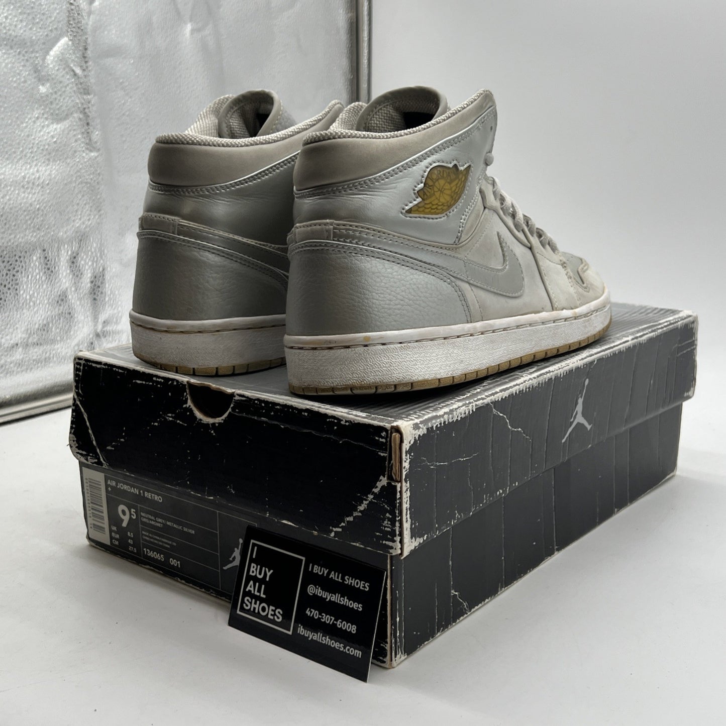 Size 9.5 - Air Jordan 1 Retro + 2001 Neutral Grey (136065-001)
