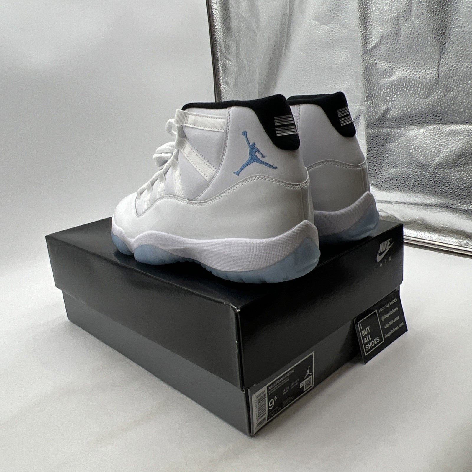 Size 9.5 - Air Jordan 11 Retro 2024 Legend Blue / Columbia (CT8012-104)