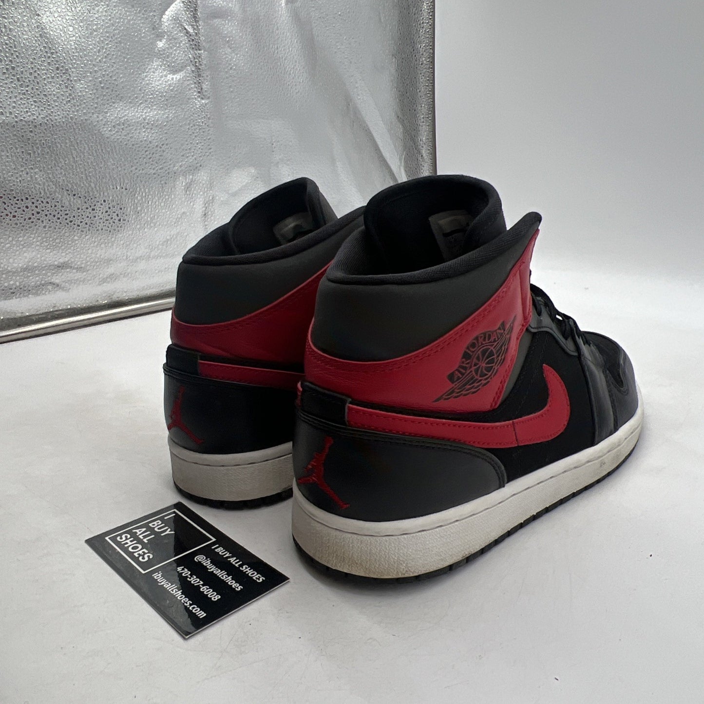Size 9.5 - Air Jordan 1 Mid Gym Red (554724-024)