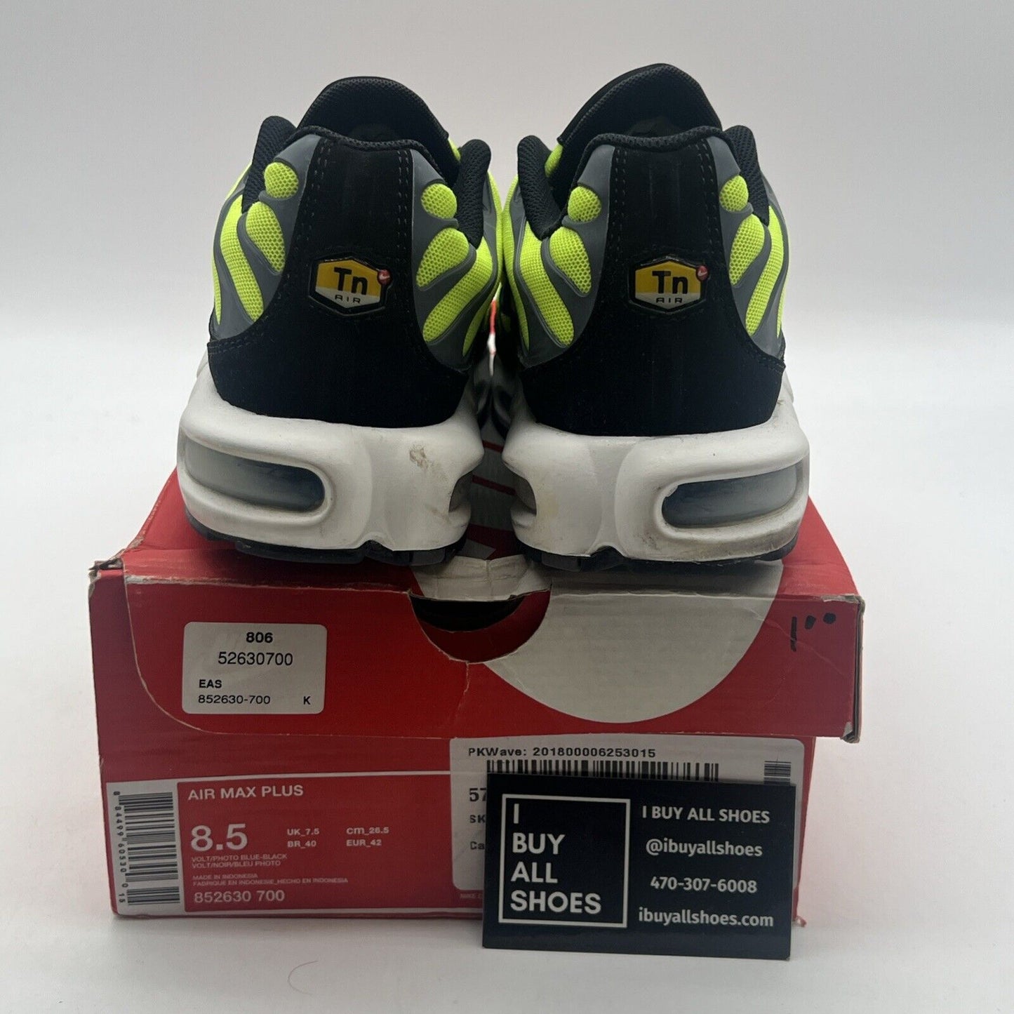 Size 8.5 - Nike Air Max Plus Volt (852620-700)