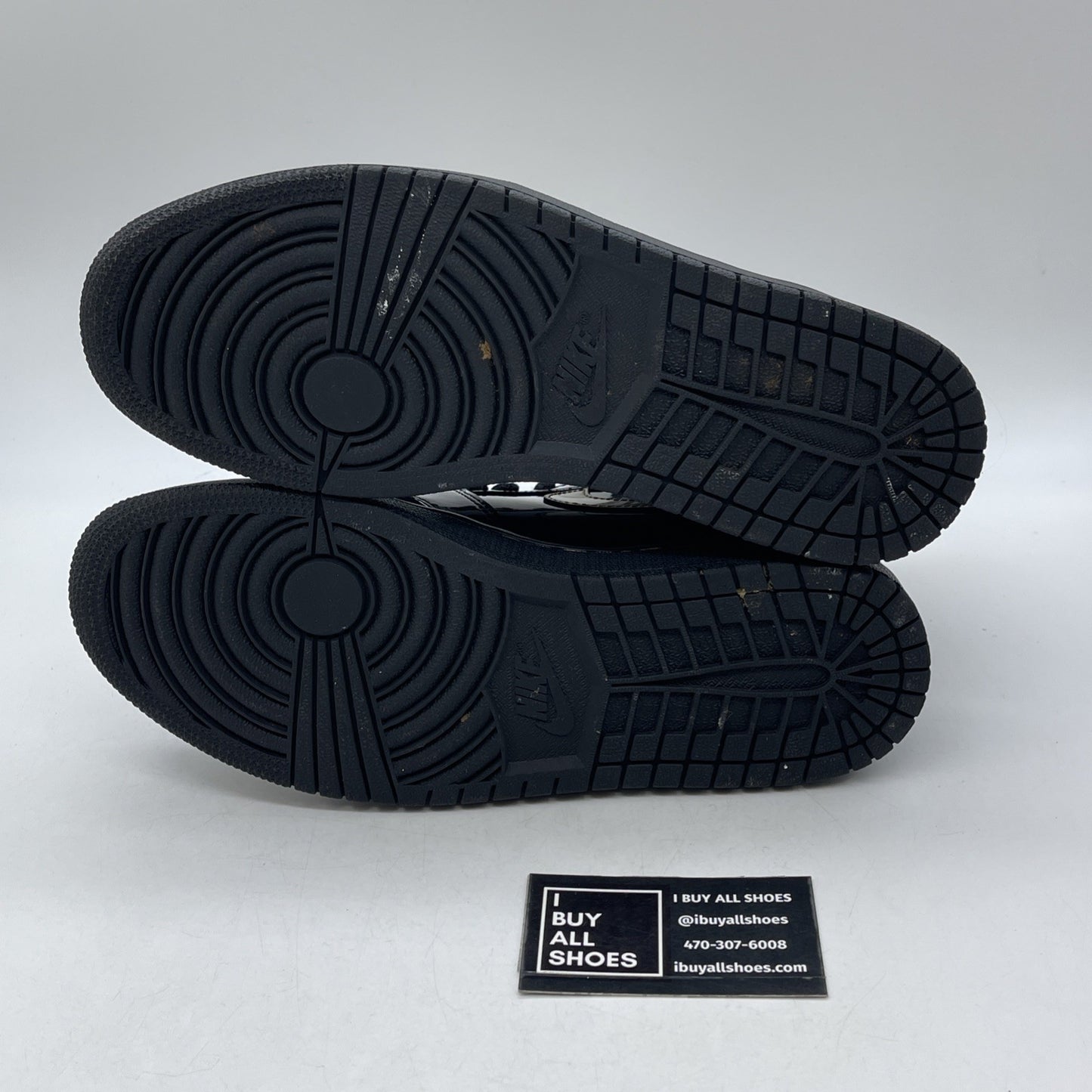 Size 9 - Air Jordan 1 Black Metallic Gold 2020 (555088-032)