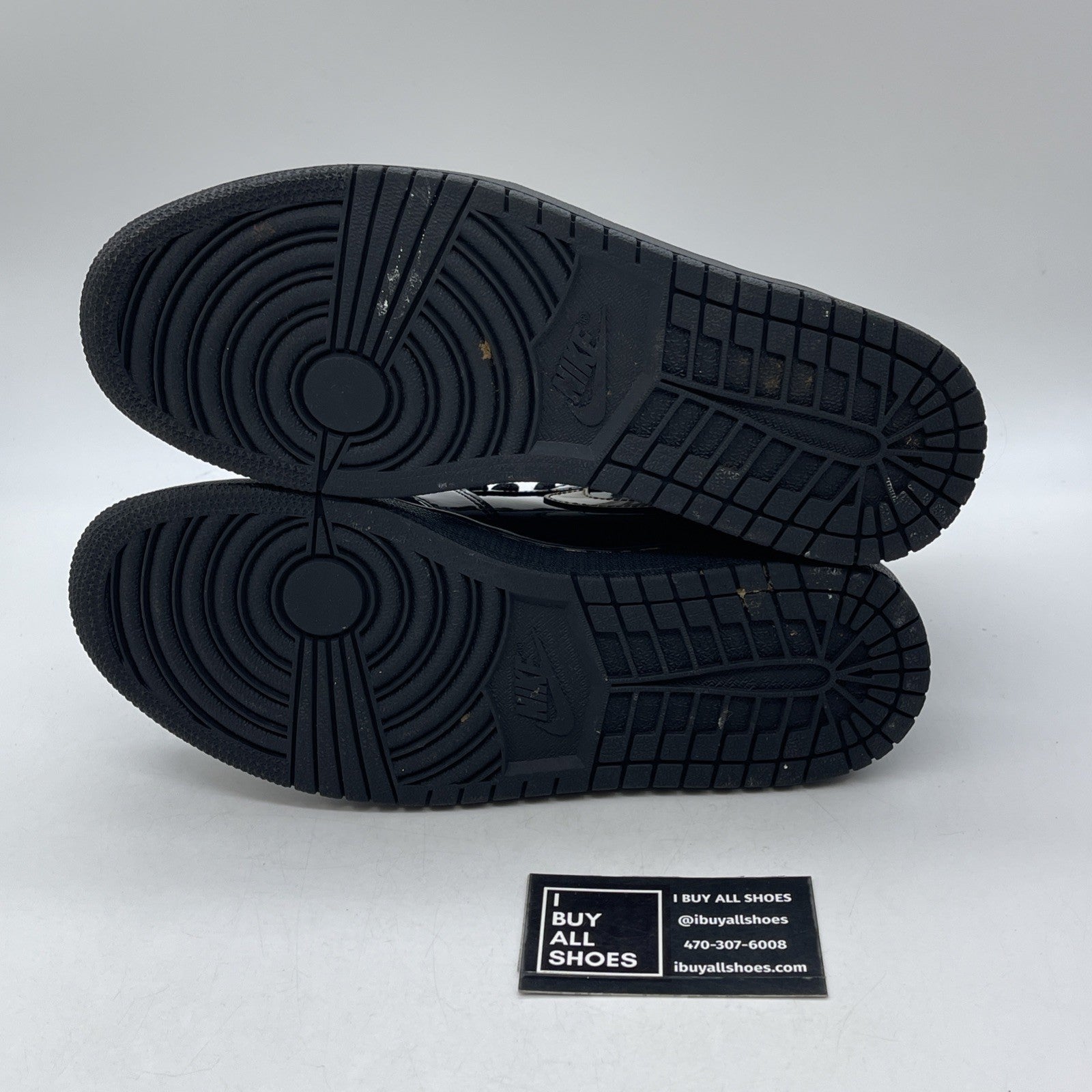 Size 9 - Air Jordan 1 Black Metallic Gold 2020 (555088-032)
