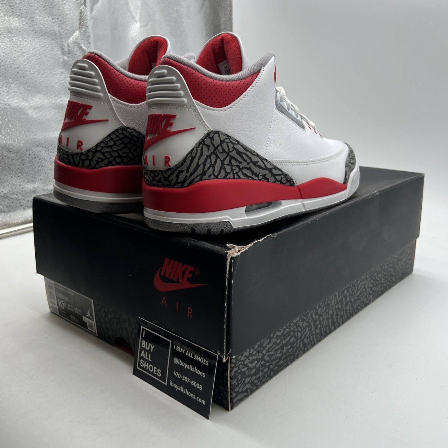 Size 10.5 - Air Jordan 3 Retro Mid Fire Red (DN3707-160)