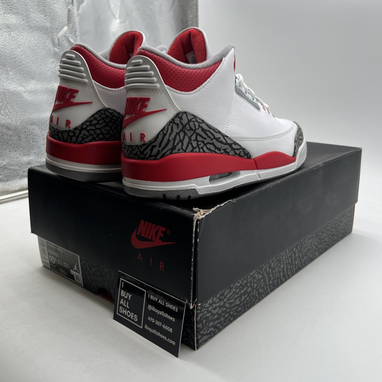 Size 10.5 - Air Jordan 3 Retro Mid Fire Red (DN3707-160)