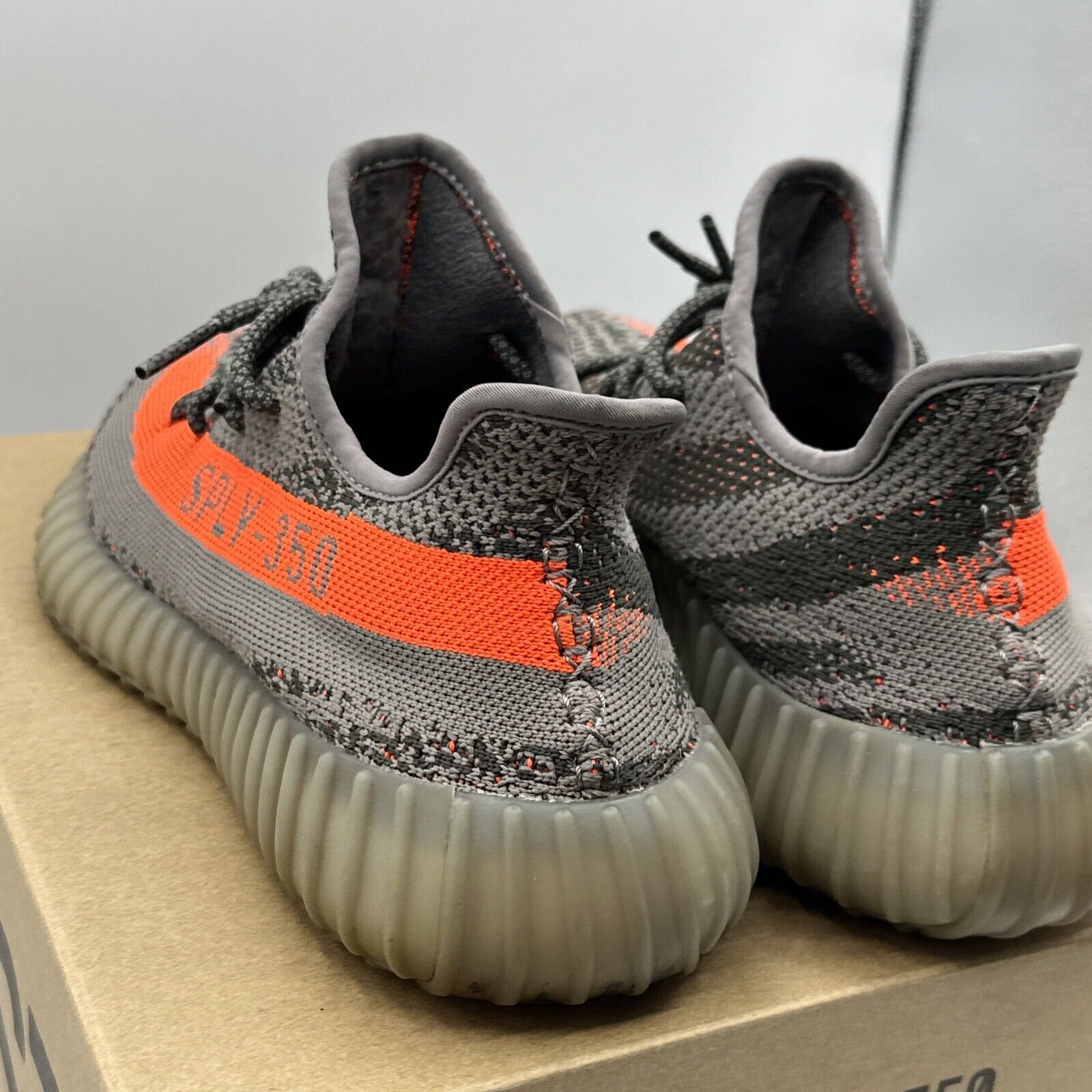 Size 8 - adidas Yeezy Boost 350 V2 Beluga OG 2016 release RARE orange Grey Comfy