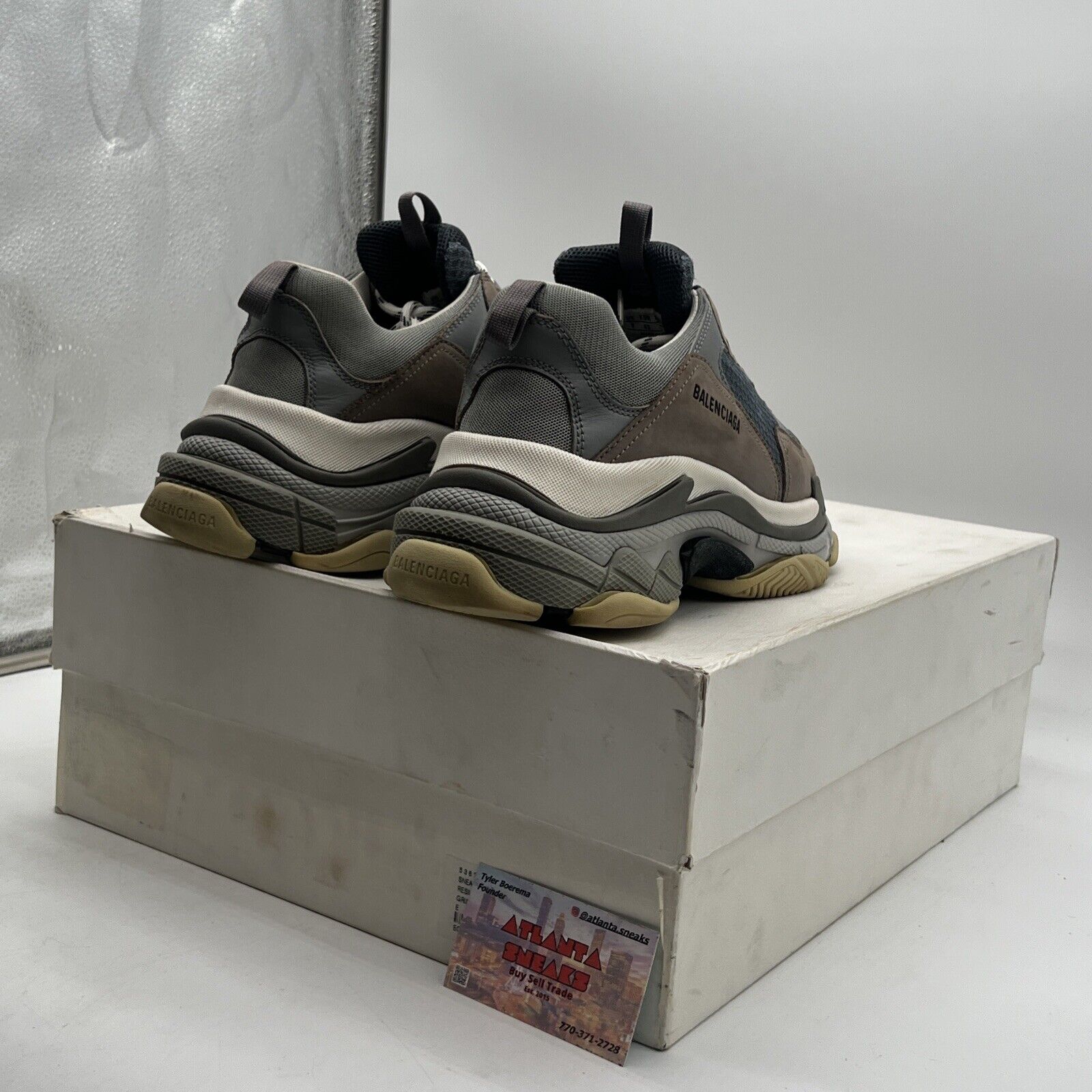 Size 10 - Balenciaga Triple S Sneaker 2018 Grey