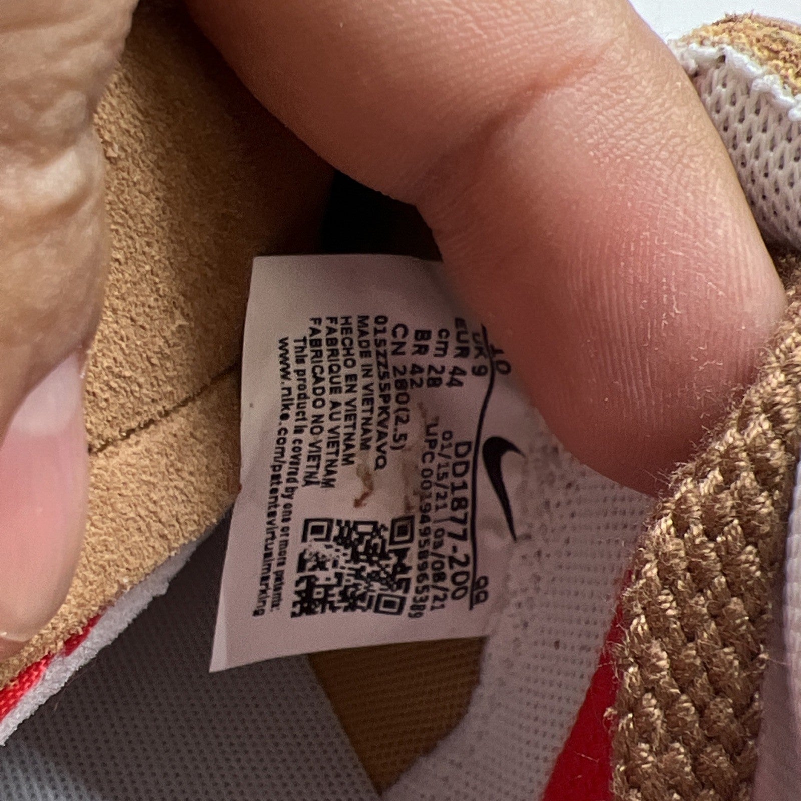 Size 10 - Nike sacai x Blazer Low British Tan (DD1877-200)