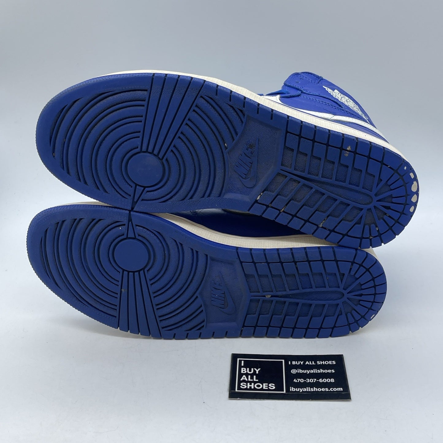 Size 10.5 - Air Jordan 1 Retro OG High Hyper Royal (555088-401)