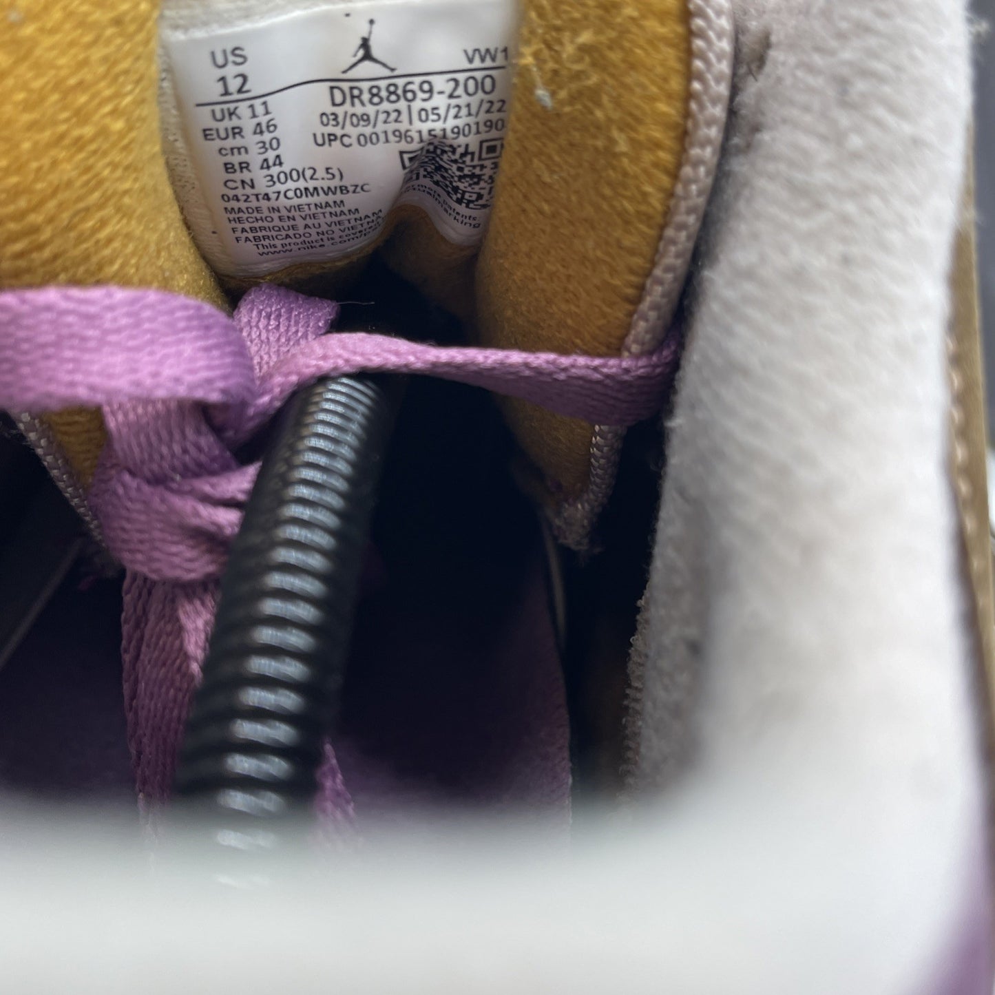 Size 12 - Air Jordan 3 Retro SE Winterized (DR8869-200)