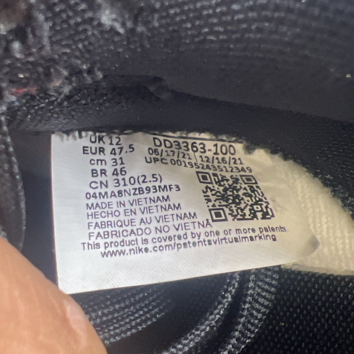 Size 13 - Nike Dunk Low EMB x NBA 75th Anniversary - Bulls 2021 (DD3363-100)
