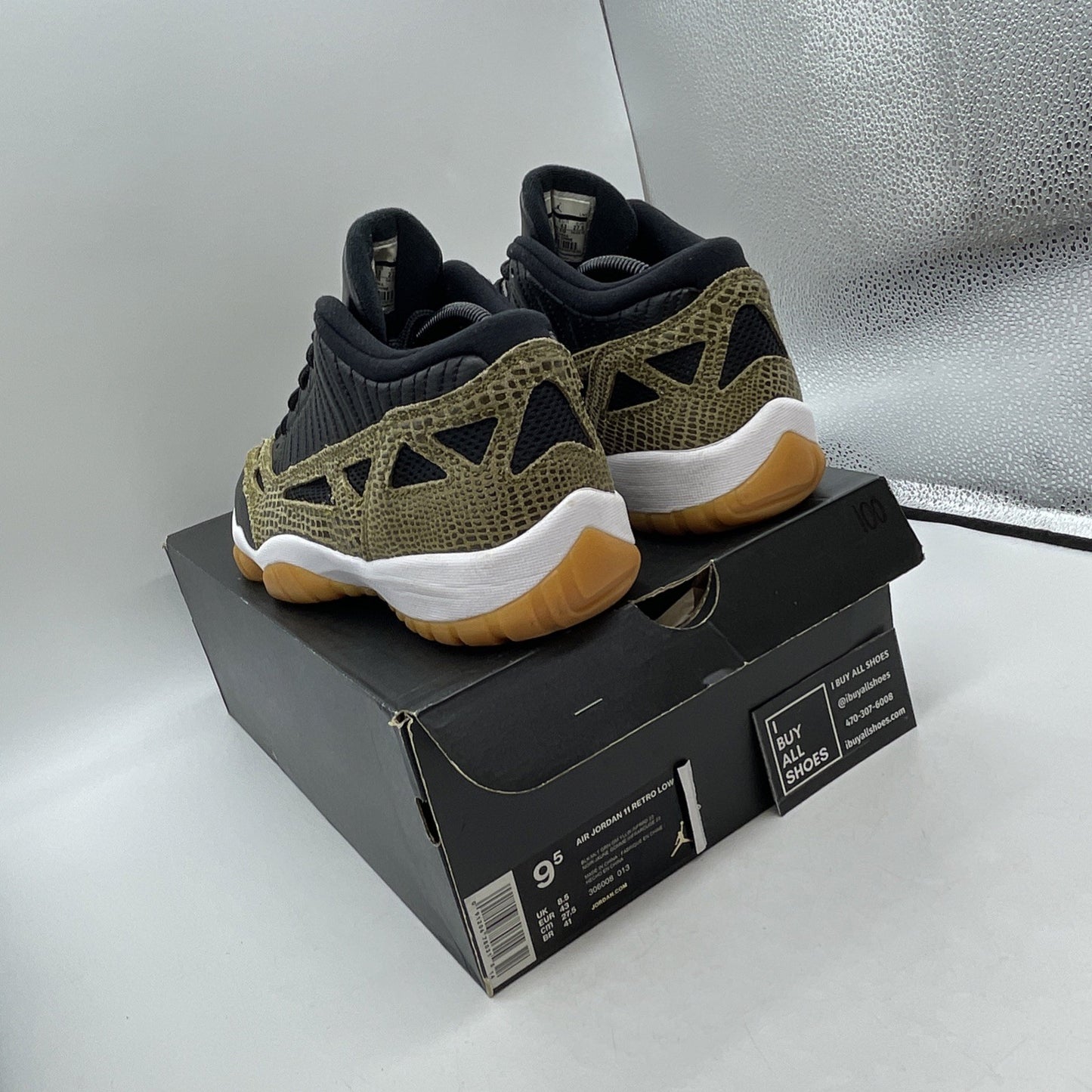 Size 9.5 - Air Jordan 11 IE Low Croc (306008-013)