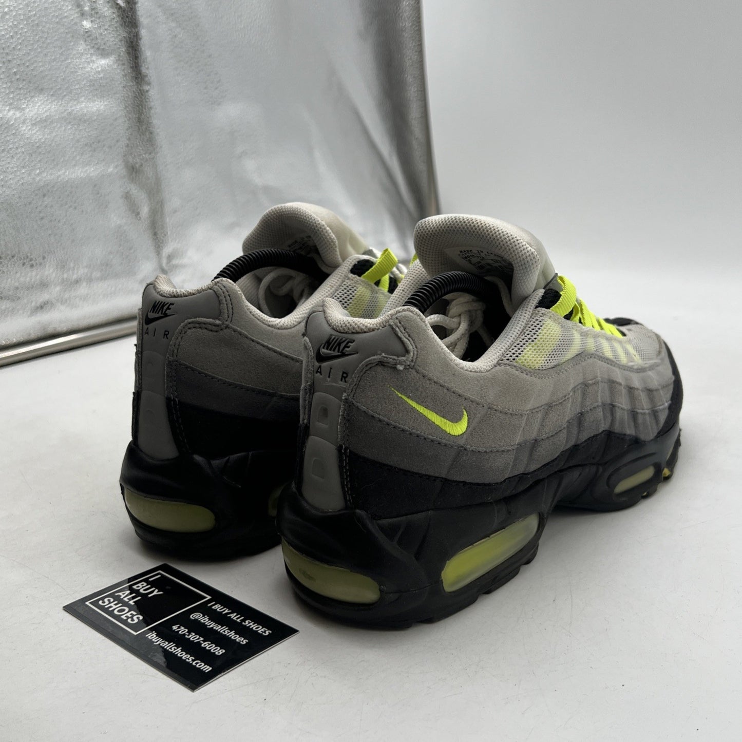 Size 9 - Nike Air Max 95 2010 Neon (609048-072)